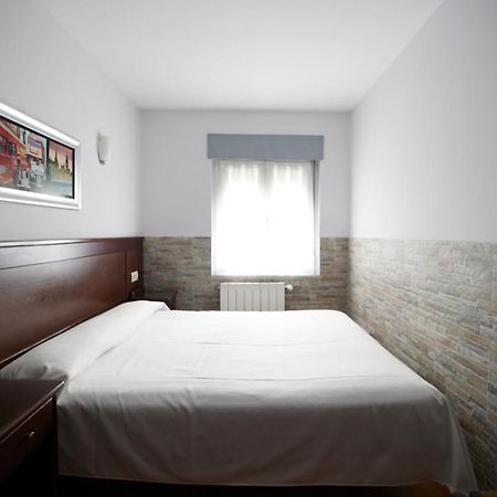 Pension Serafin Avilés Exteriér fotografie