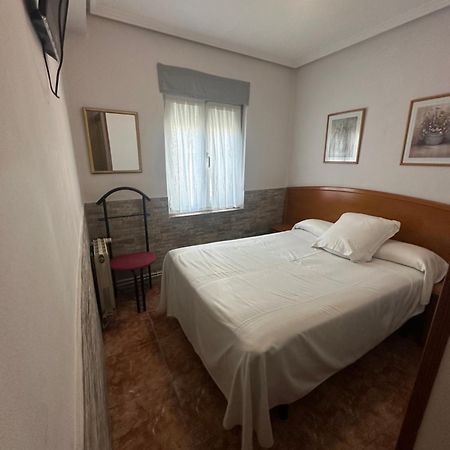 Pension Serafin Avilés Exteriér fotografie