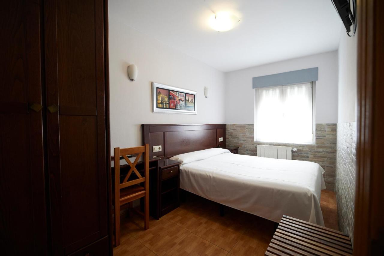 Pension Serafin Avilés Exteriér fotografie