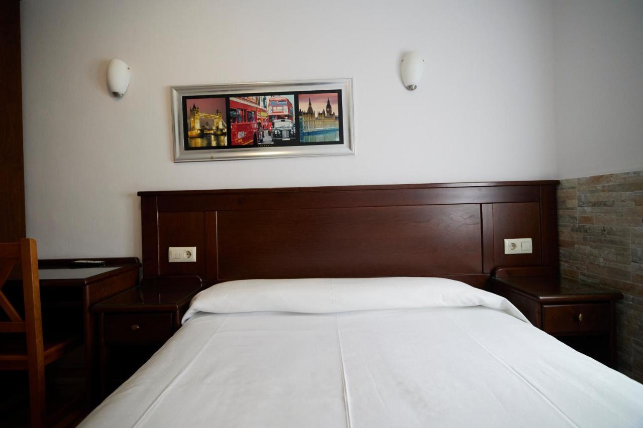 Pension Serafin Avilés Exteriér fotografie