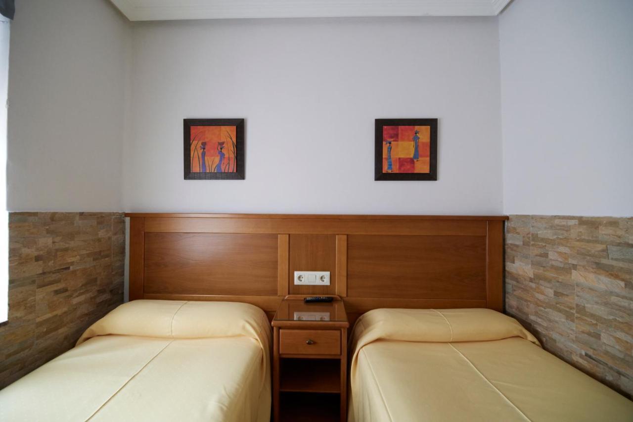 Pension Serafin Avilés Exteriér fotografie