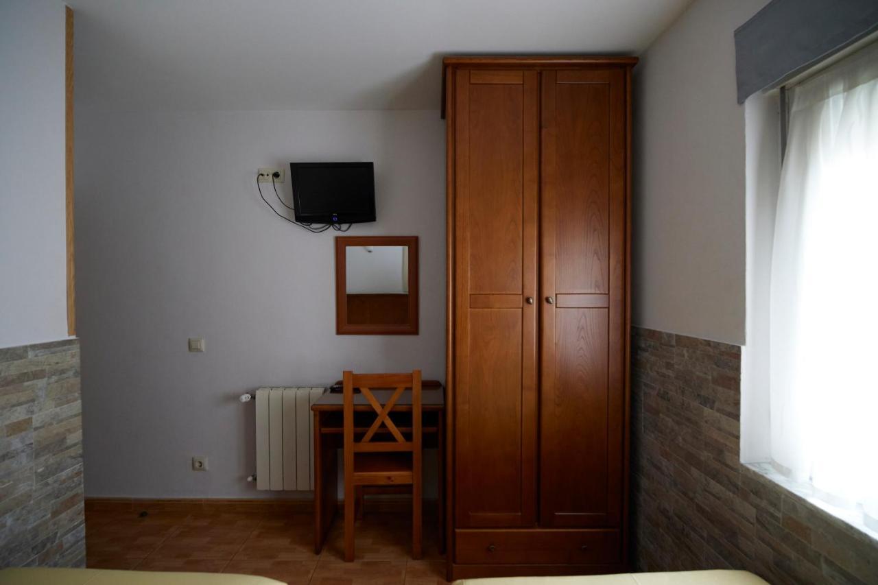 Pension Serafin Avilés Exteriér fotografie