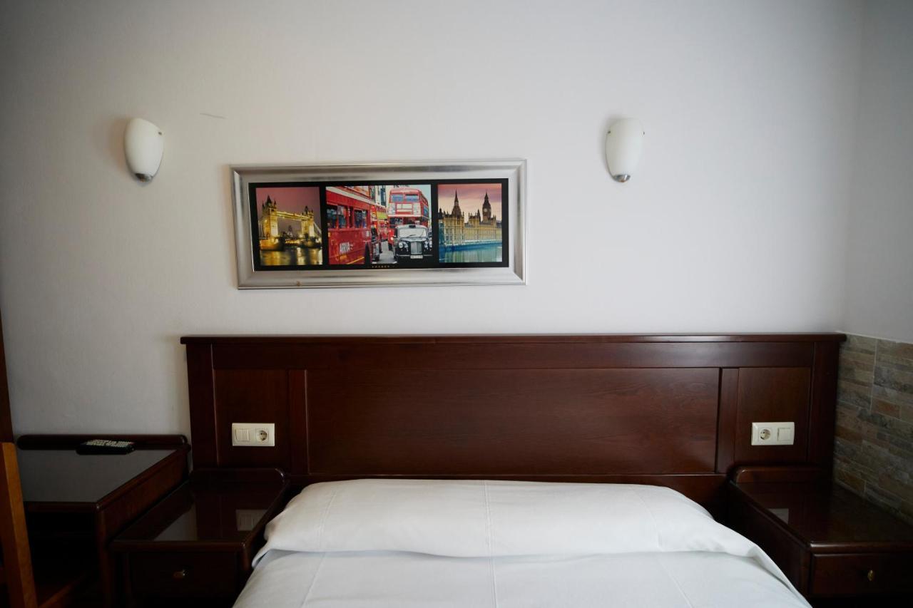 Pension Serafin Avilés Exteriér fotografie