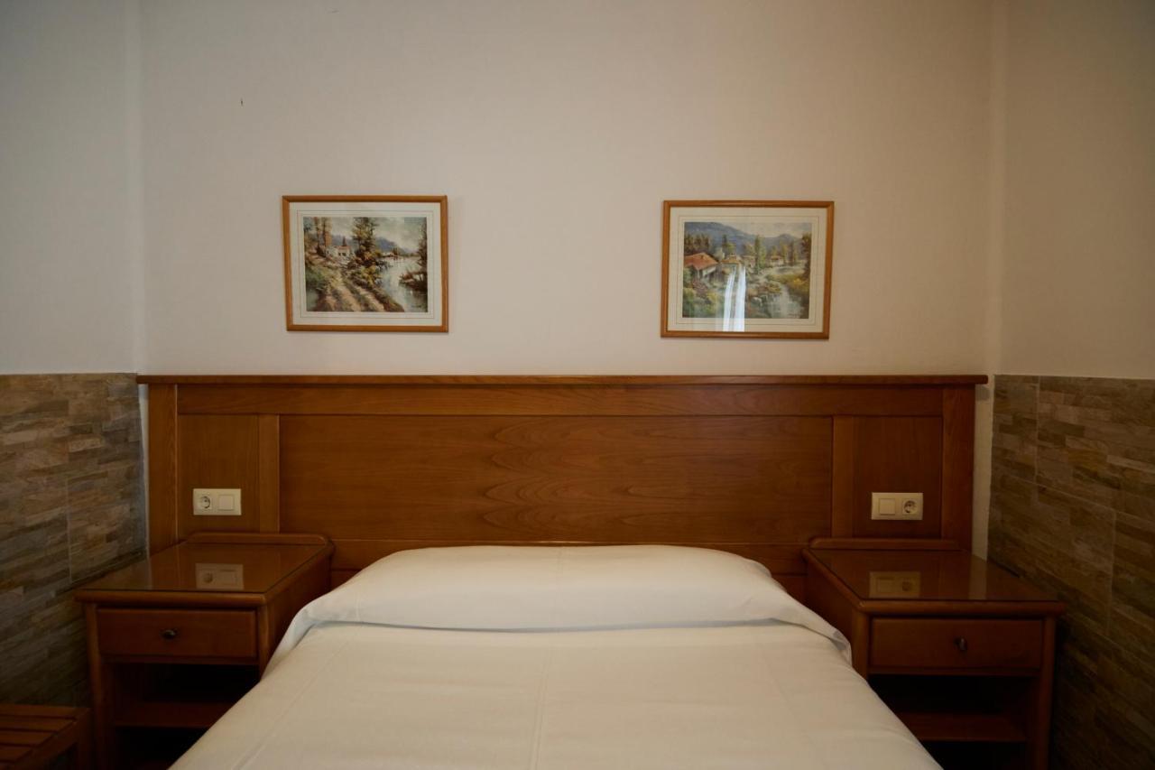 Pension Serafin Avilés Exteriér fotografie