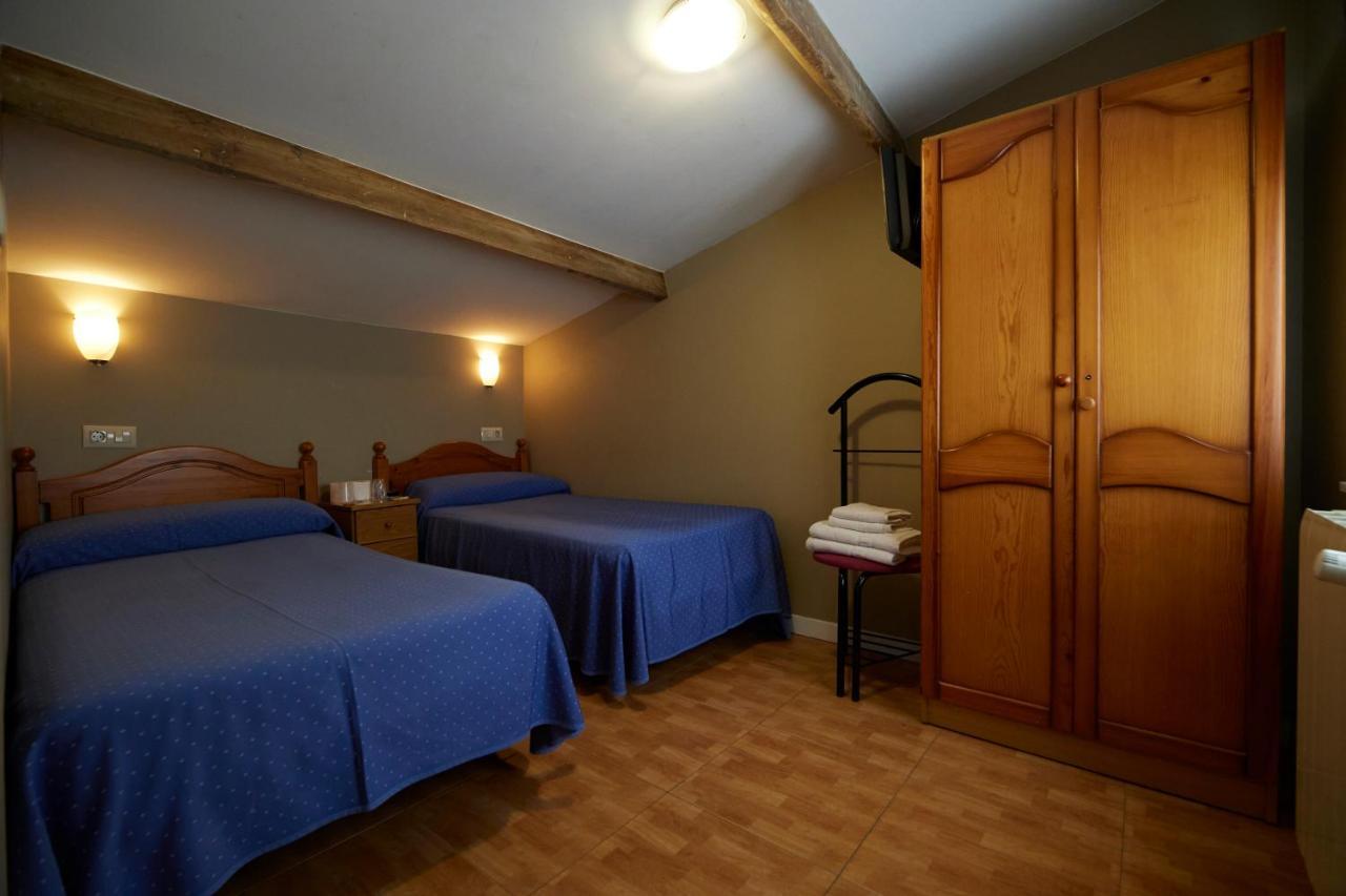 Pension Serafin Avilés Exteriér fotografie