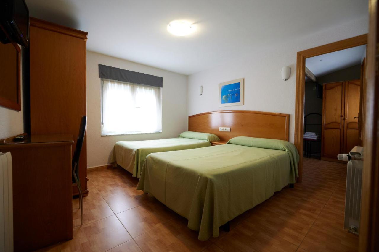 Pension Serafin Avilés Exteriér fotografie