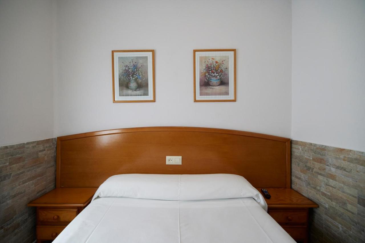 Pension Serafin Avilés Exteriér fotografie