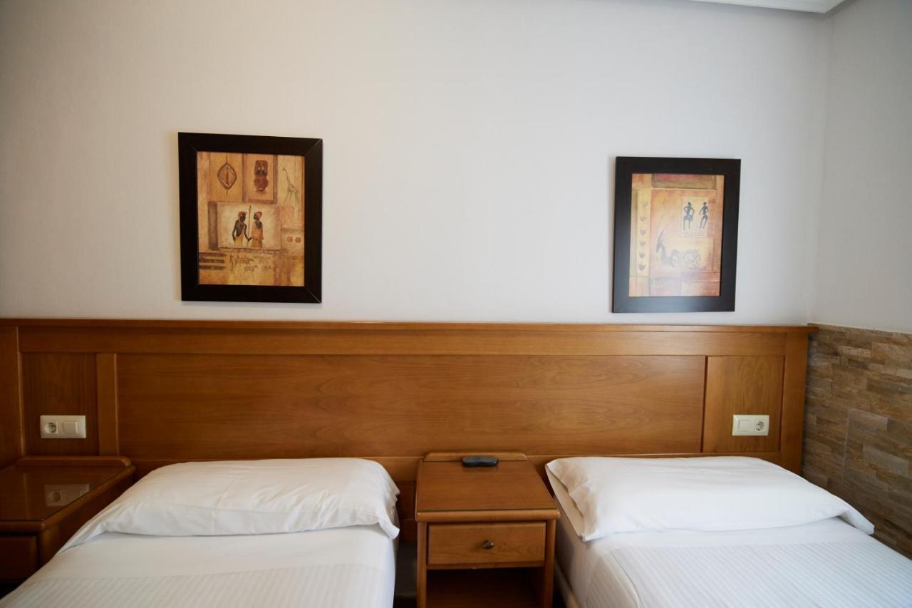 Pension Serafin Avilés Exteriér fotografie