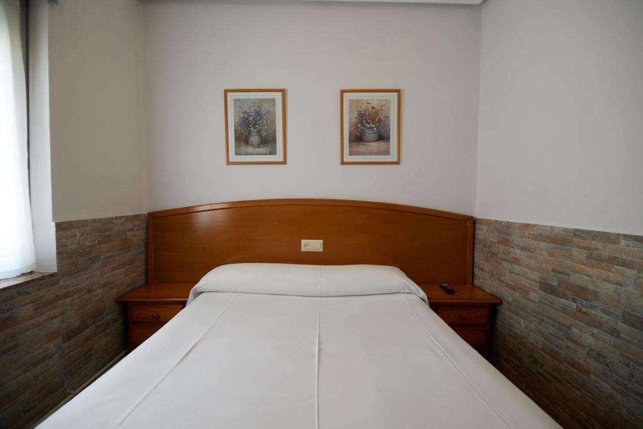Pension Serafin Avilés Exteriér fotografie