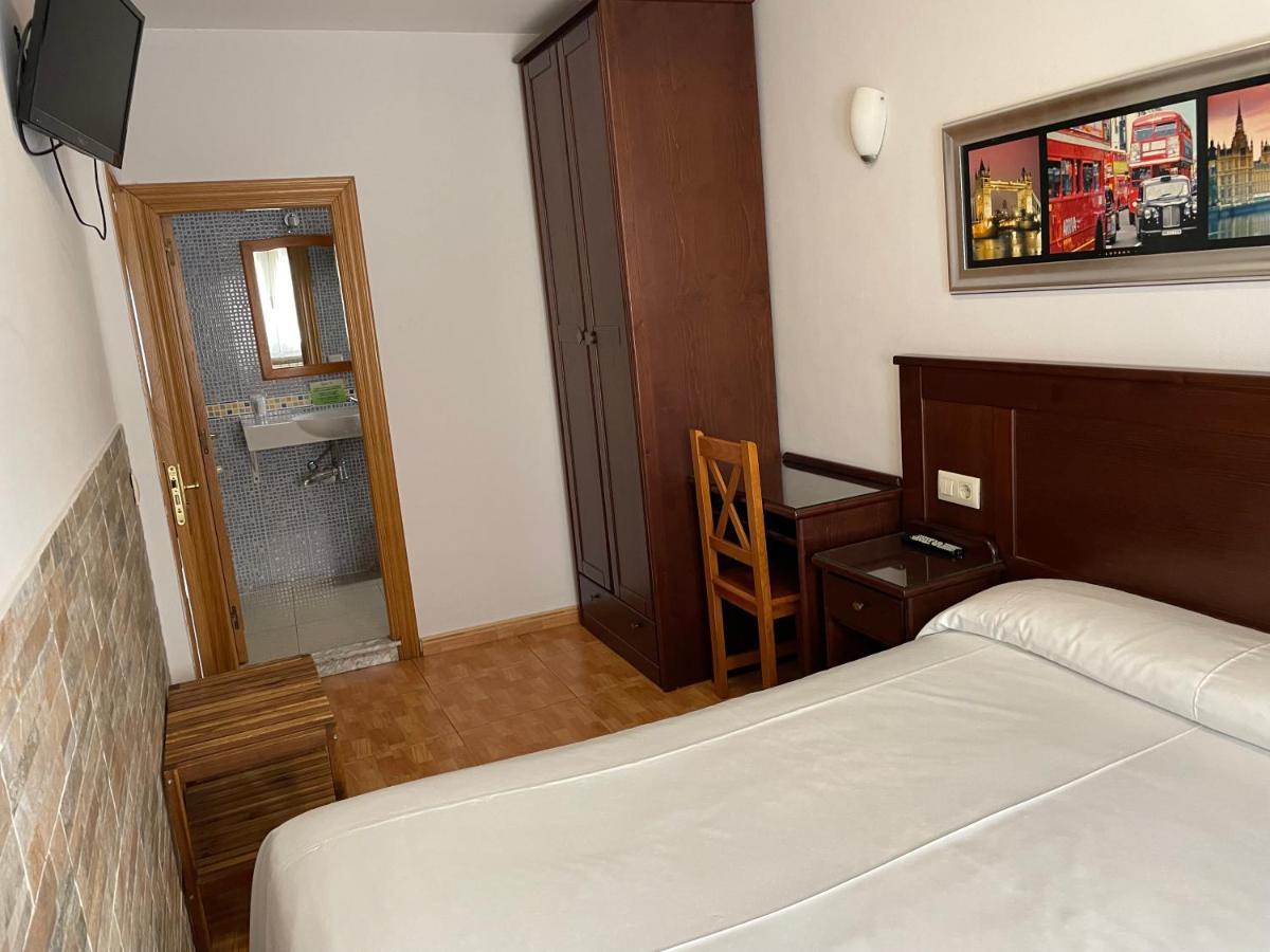 Pension Serafin Avilés Exteriér fotografie