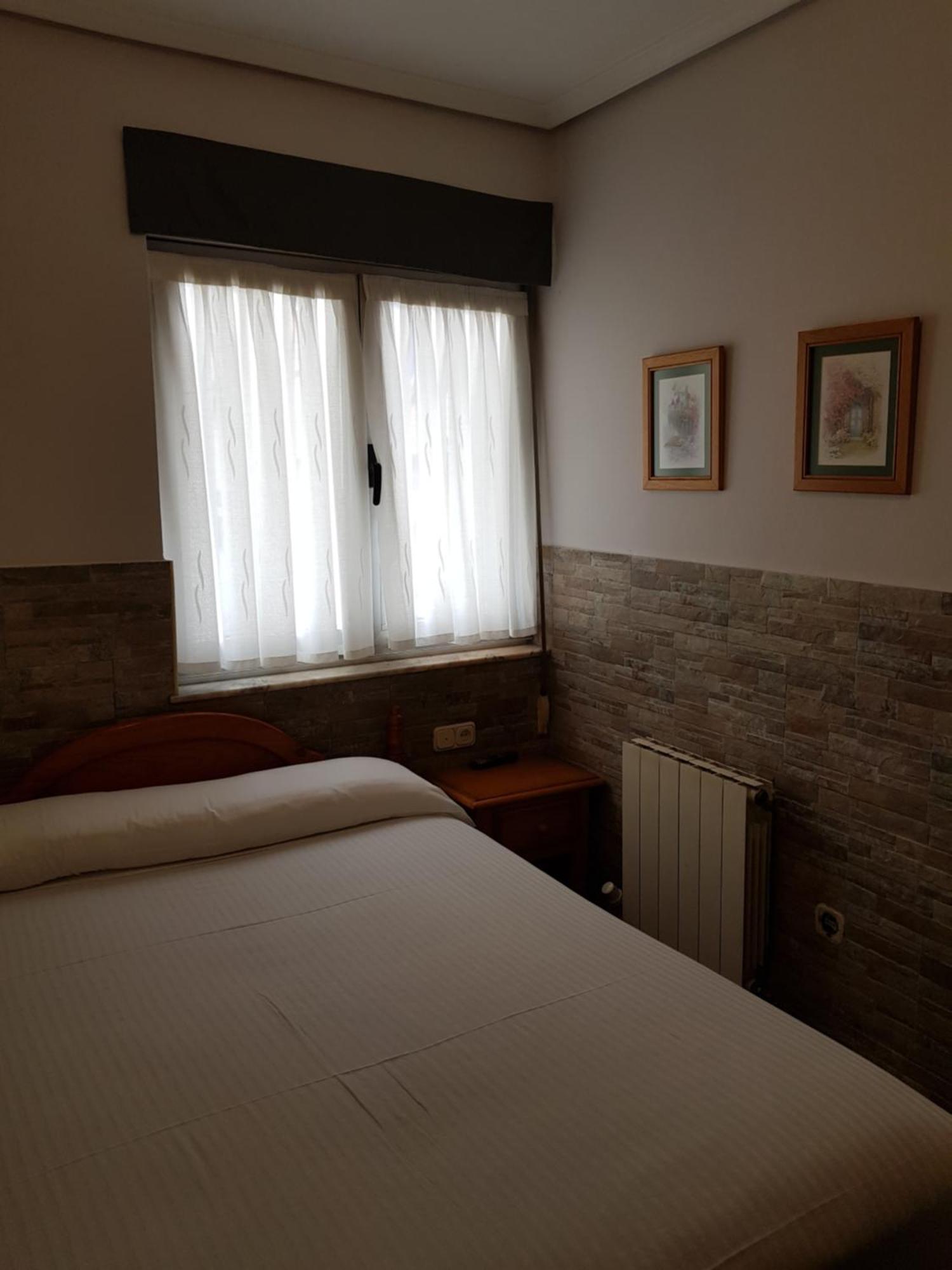 Pension Serafin Avilés Exteriér fotografie