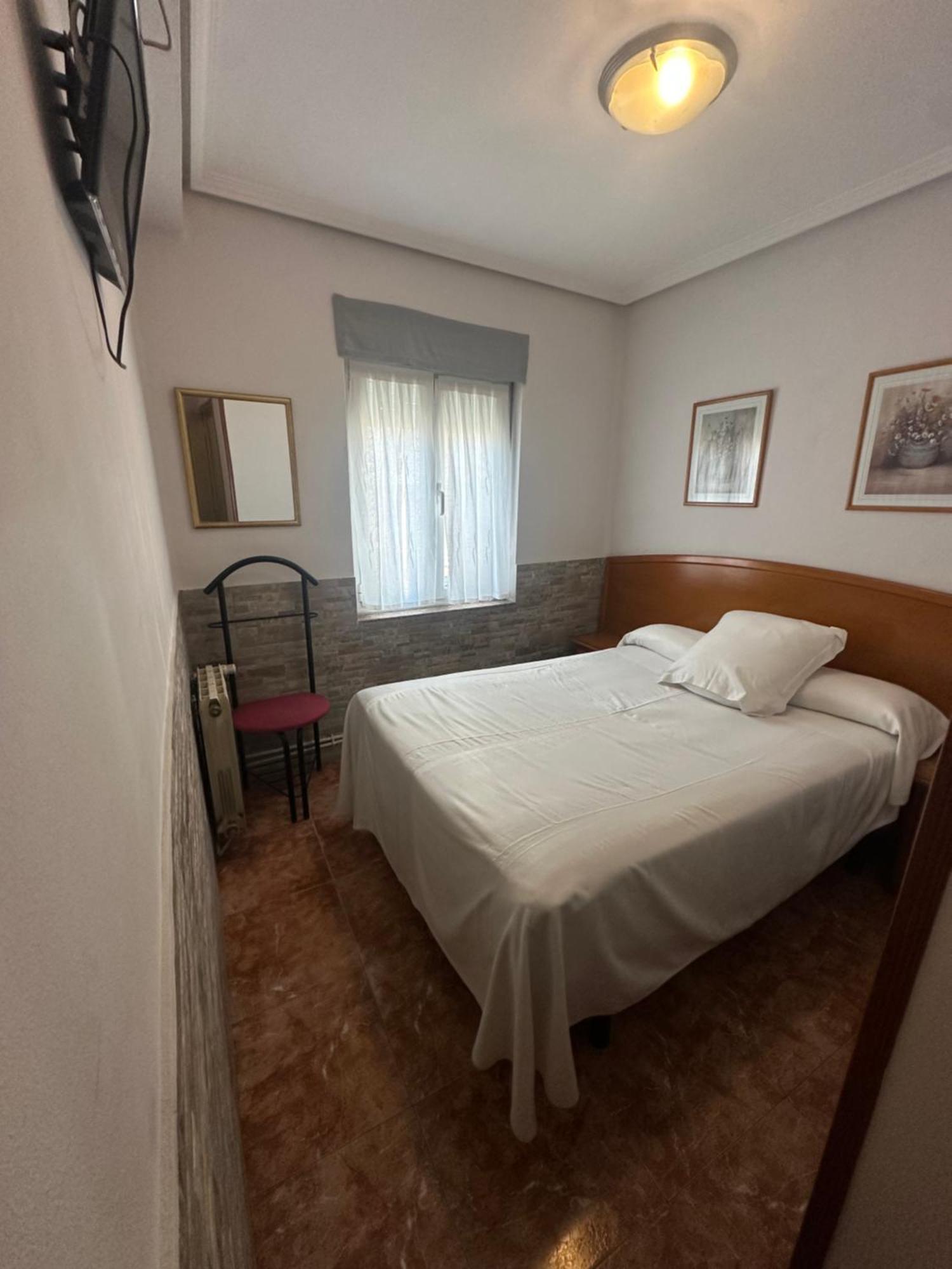 Pension Serafin Avilés Exteriér fotografie